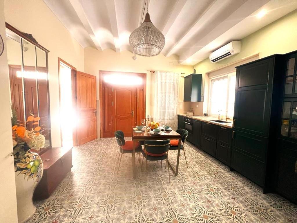 Esmeralda Apartment With Free Private Underground Parking Валенсія Екстер'єр фото
